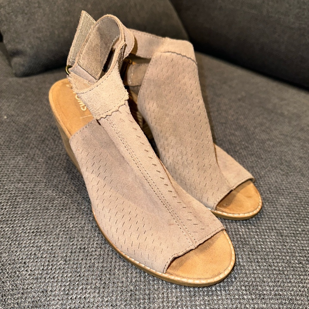 Toms Taupe Sandals
